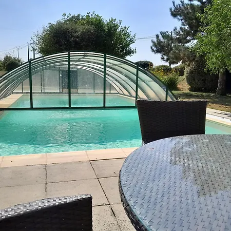 Dom wakacyjny Family With Pool In Clion, France