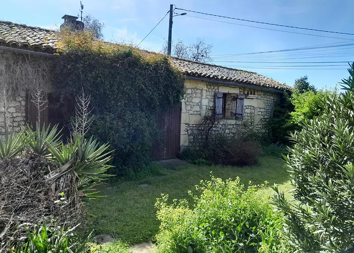 別荘 Family With Pool In Clion, France
