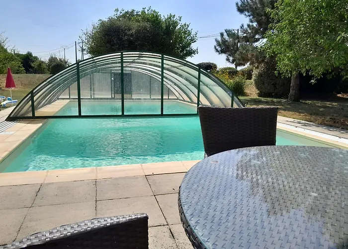 別荘 Family With Pool In Clion, France